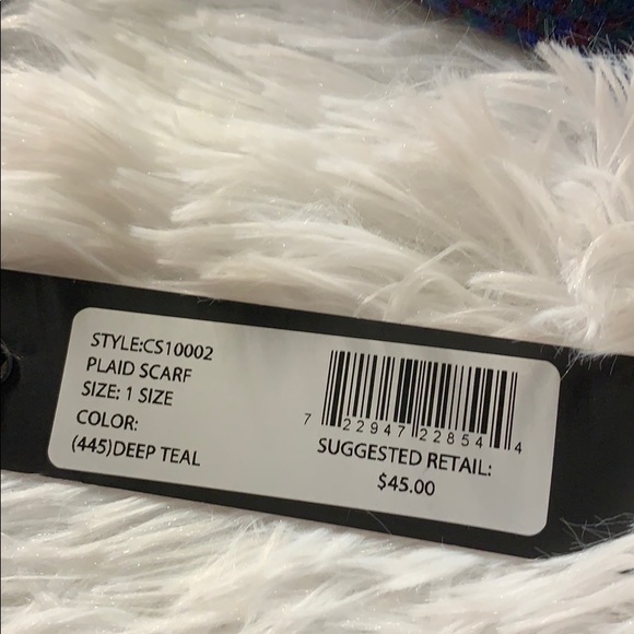 Woman’s plaid scarf from Circus - Picture 5 of 8